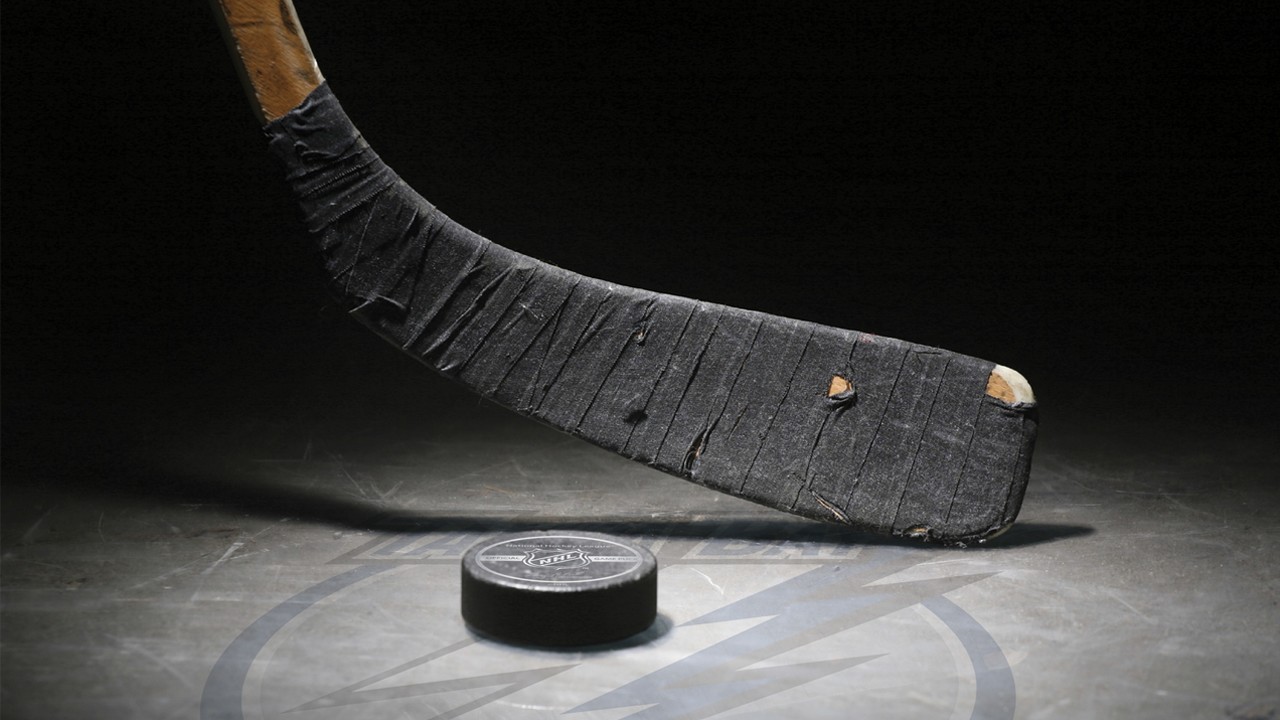 Combien pèse un palet de hockey: Révélation Surprenante!